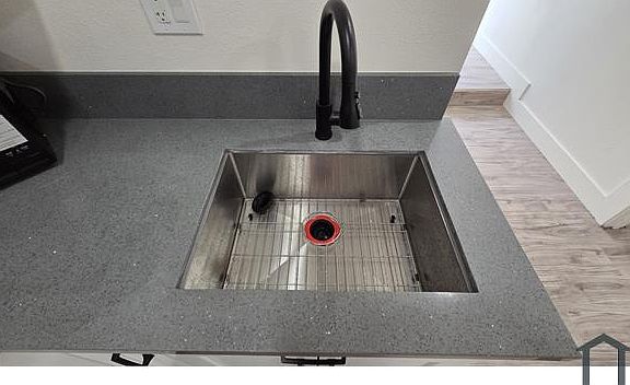 4th image of 150 1/2 W 83rd St #1