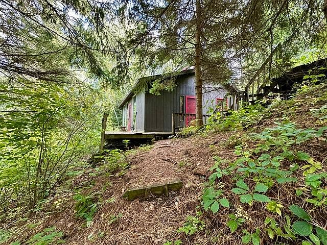1st image of 18942 Heart Lake Rd