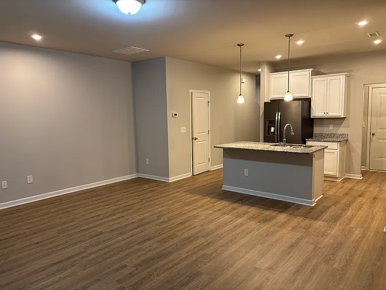 8925 Commons Townes Dr — Photo 5