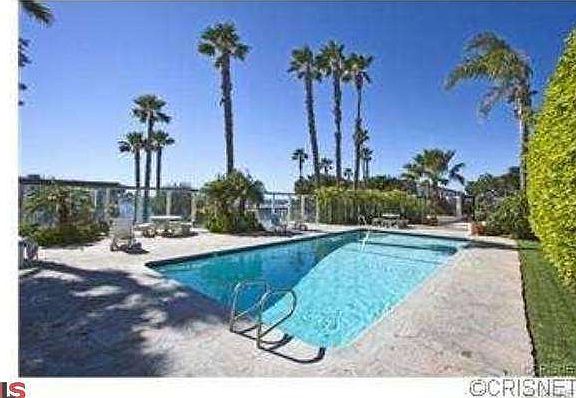 2nd image of 11866 Starfish Ln #B