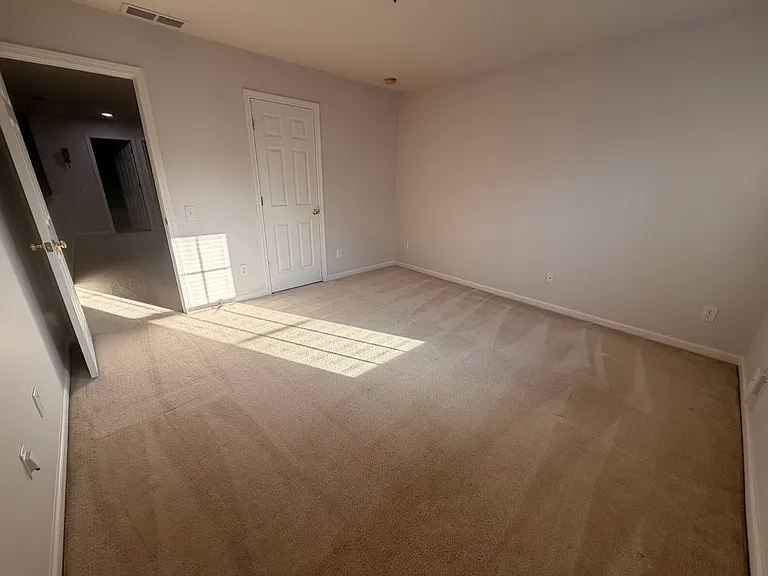 12019 Humboldt Dr — Photo 17