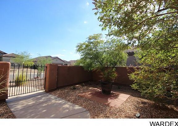 3rd image of 2865 Esmerelda Dr
