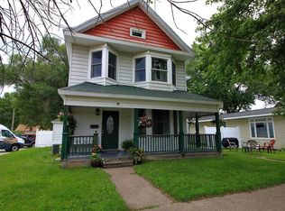 120 S Wacouta Ave, Prairie Du Chien, WI 53821