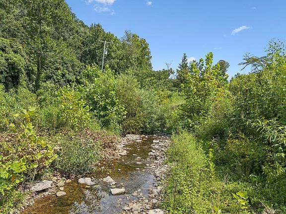 4th image of 1525 Dry Creek Rd
