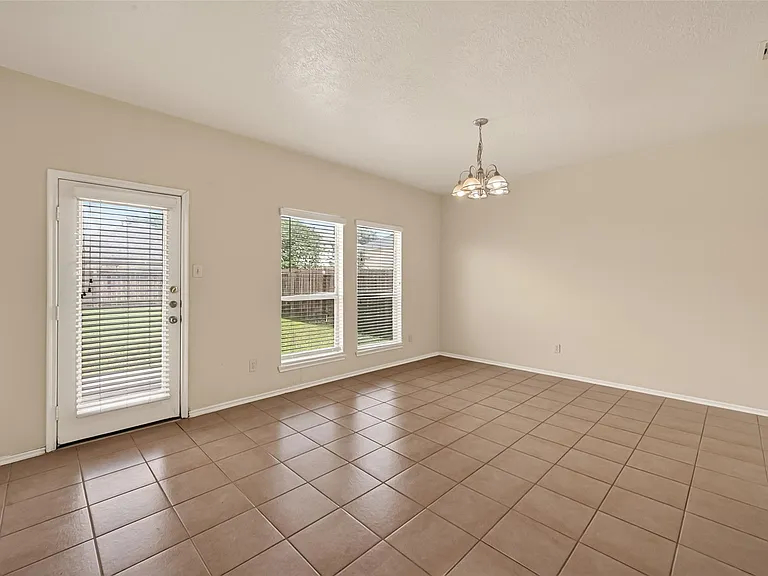 18518 Bare Meadow Ln — Photo 10