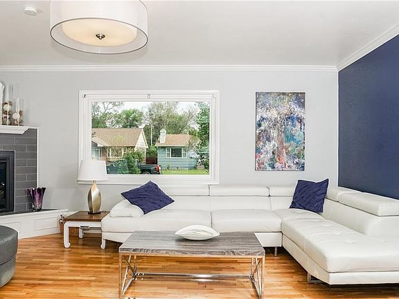 3rd image of 1433 Avenue F