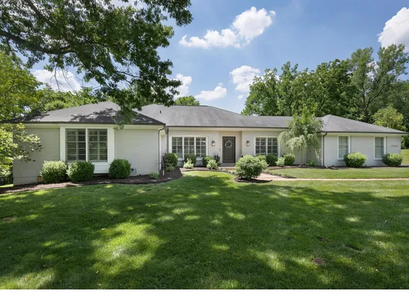 13676 Armstead Dr, Saint Louis, MO 63131