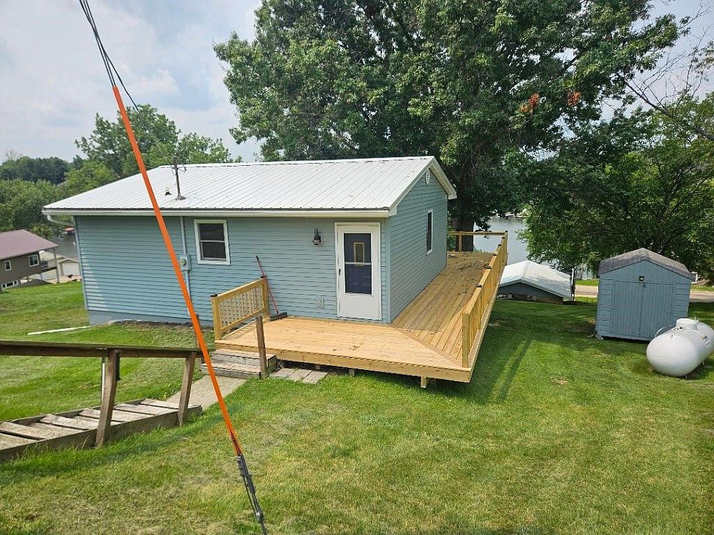 1296 Holiday Ln, Brooklyn, IA 52211 Zillow