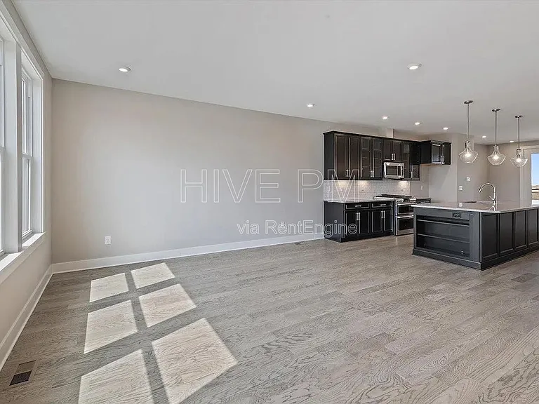 7234 Otley Dr — Photo 15
