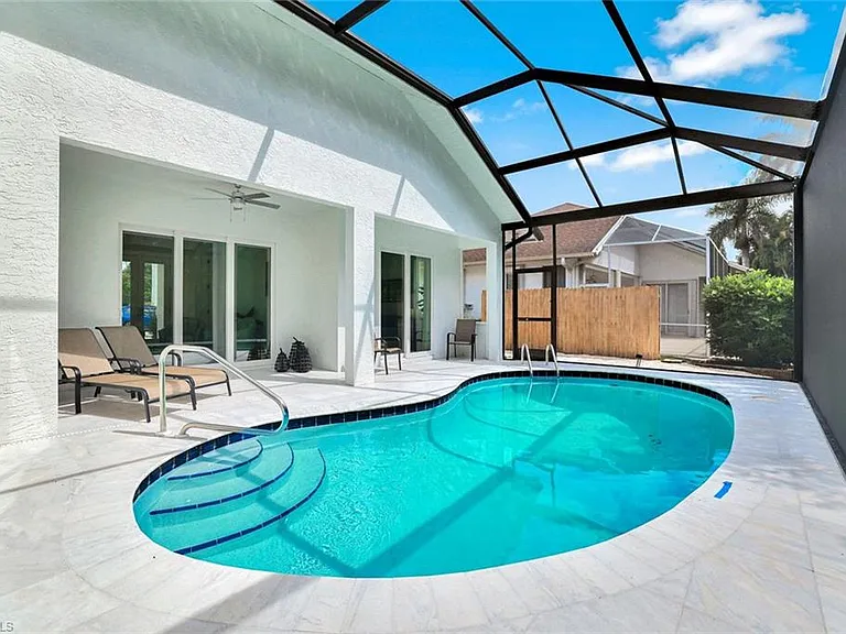 2515 Royal Palm Ct — Photo 27