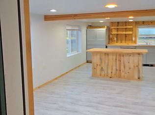 109 Douglas Ave #B, Tillamook, OR 97141