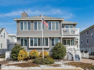 7 New York Ave, Lavallette, NJ 08735