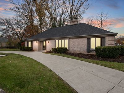 3950 W Valley Dr, Fairview Park, OH, 44126