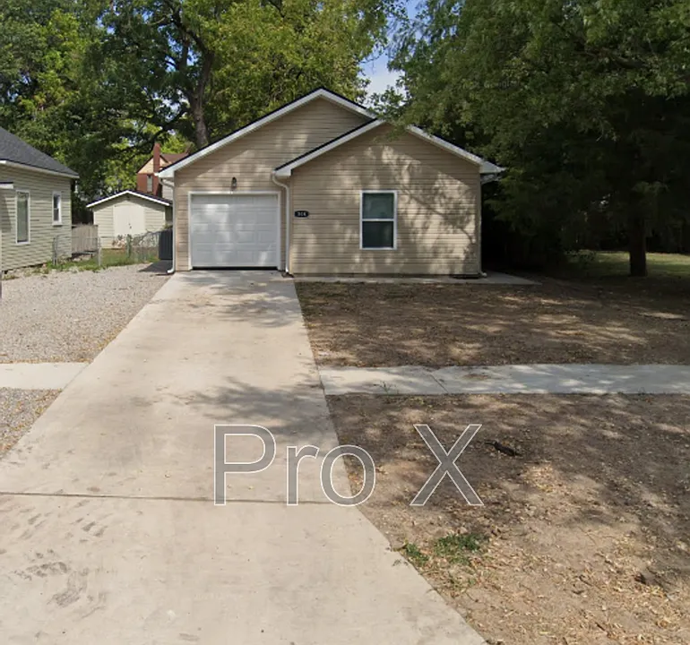 308 W Forest St