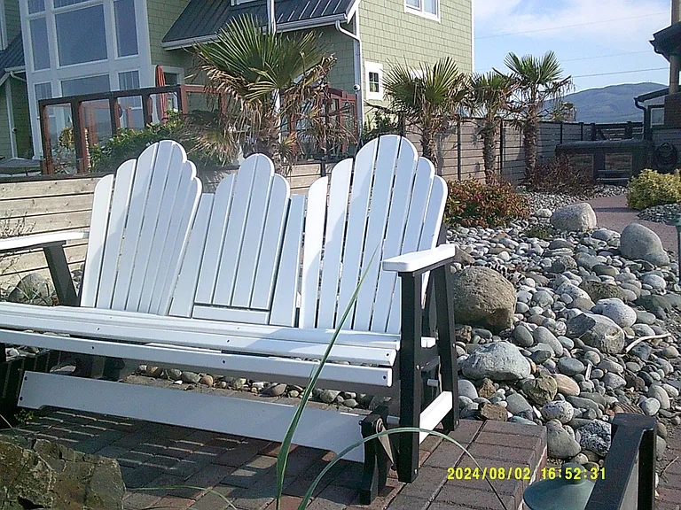 131 Beach Dr — Photo 25