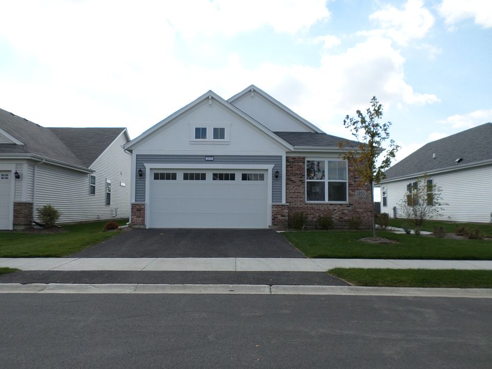 2855 Hillcrest Circle