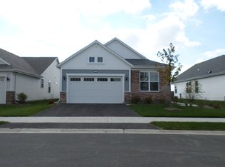2855 Hillcrest Cir, Naperville, IL 60564