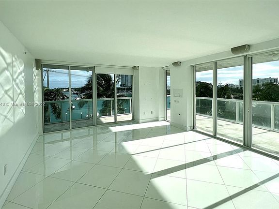 3rd image of 10 Venetian Way APT 404