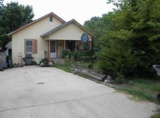 413 Oak St, Emporia, KS 66801