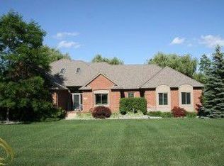 5129 Stonehenge Dr, Rochester, MI 48306