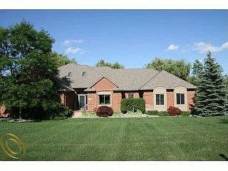 5129 Stonehenge Dr photo 1