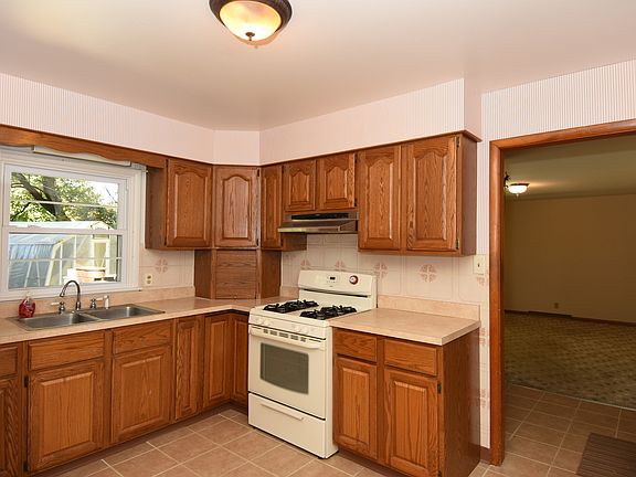 5th image of 7990 Ashton Dr