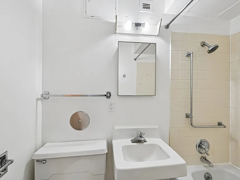 Tower 7 — Photo 21