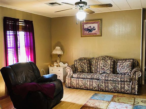 3rd image of 307 Idlewild Dr