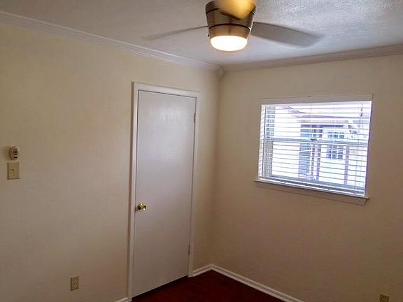 5th image of 3812 Washburn Ave APT B