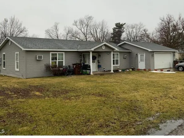 802 W Wayne St, Paulding, OH 45879