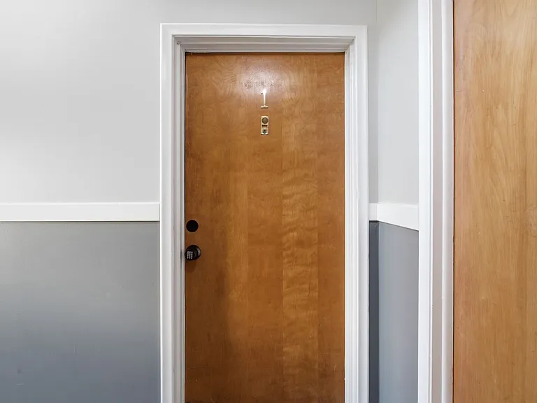 825 South Grand Avenue — Photo 23