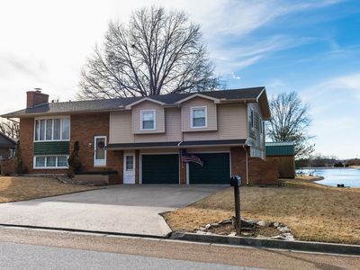 633 N Lake Dr, Marshall, MO, 65340