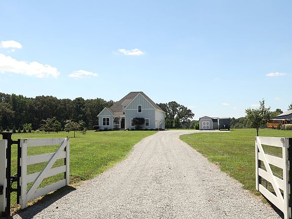 3rd image of 3347 Friendship Rd