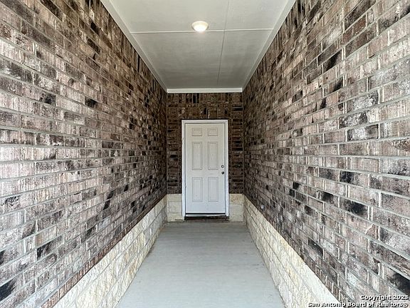 4th image of 14518 Flatiron Cliff