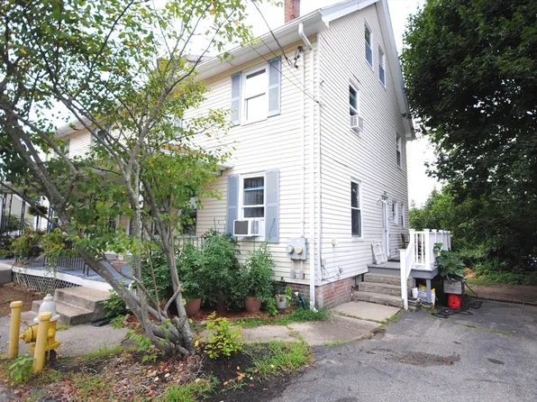 11 Elm St #11, Northbridge, MA 01534