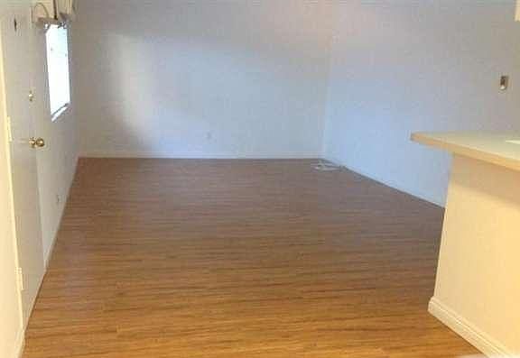 4th image of 344 N Maryland Ave Unit 207