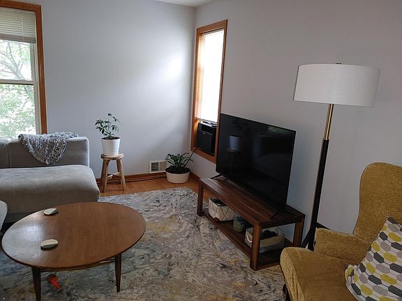 3rd image of 715 2nd Ave SE Unit 2
