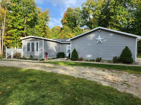 11930 187th Ave, Stanwood, MI 49346