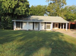 203 S Williams Dr, Comanche, TX 76442