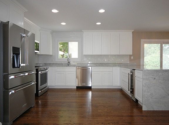 5th image of 548 Dorset Ave