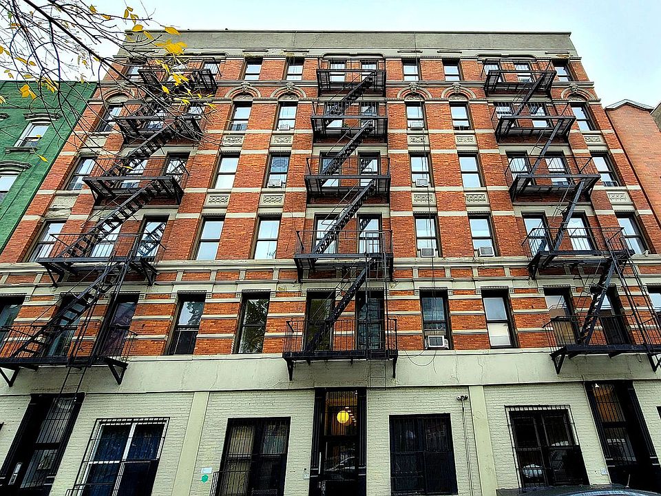 2nd image of 186 Norfolk St #5D