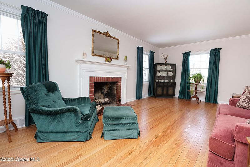 3rd image of 707 Riverside Avenue