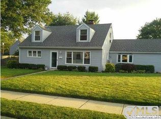 48 Lakeside Dr, Matawan, NJ 07747