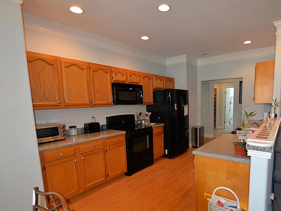 2nd image of 4292 Oak Creek Circle