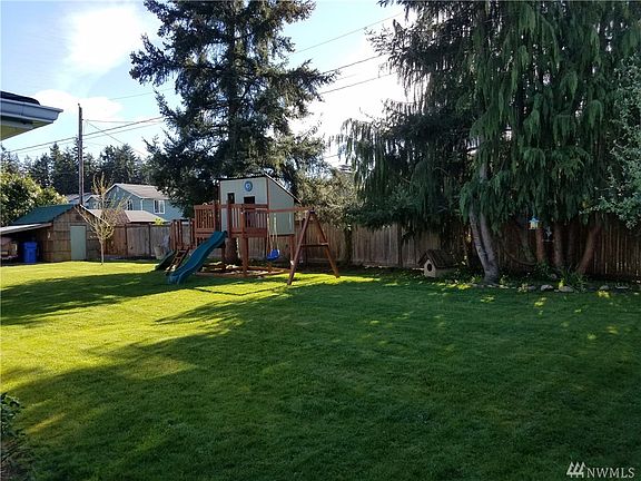 4th image of 316 Madrona Dr N