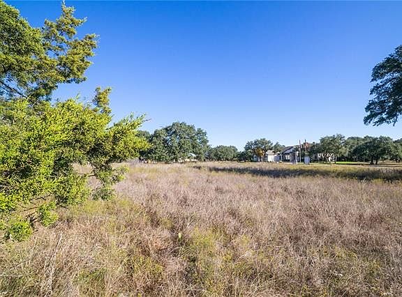 5th image of 10908 Vista Heights Dr