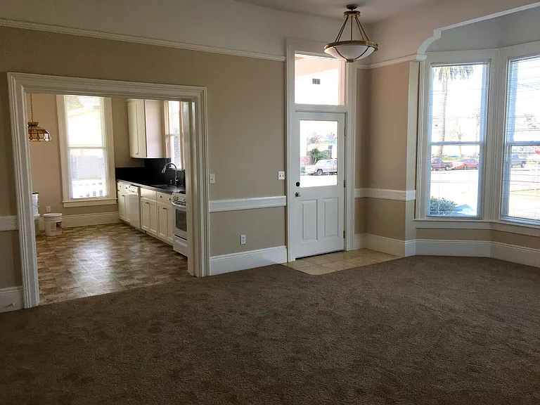 1403 Middlefield Rd — Photo 5