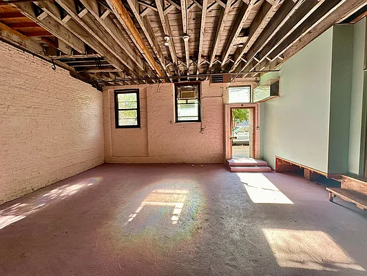 Rented by R New York | media 4