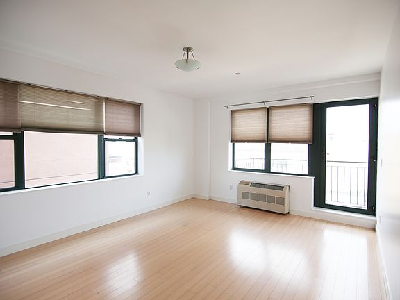 3rd image of 1078 Fulton St APT 6A