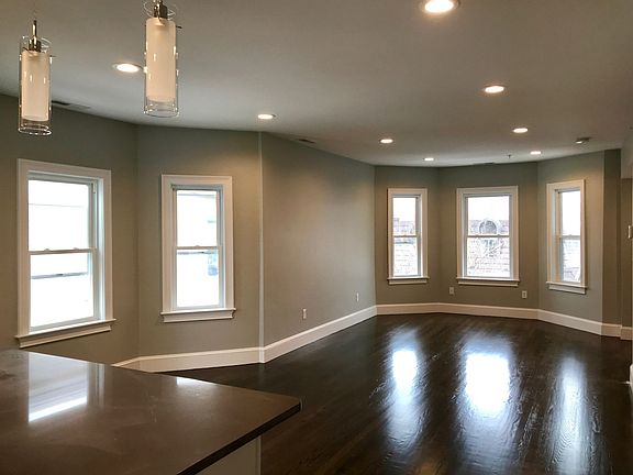 4th image of 91-93 Grant St #3